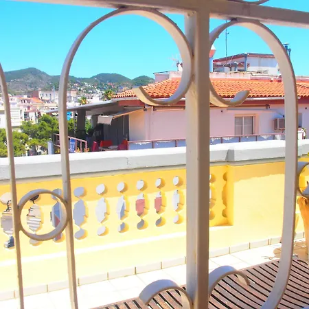 Privat Liberty 酒店 锡切斯