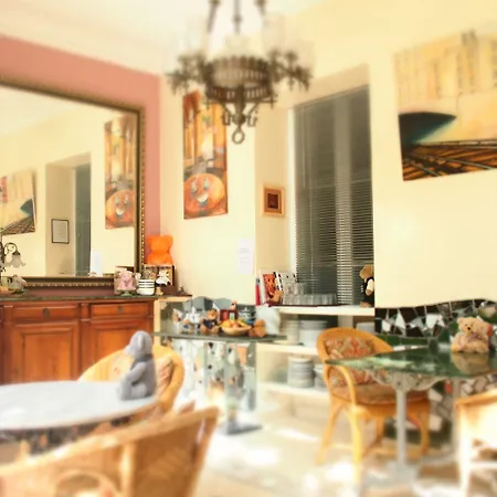 Privat Liberty 酒店 锡切斯