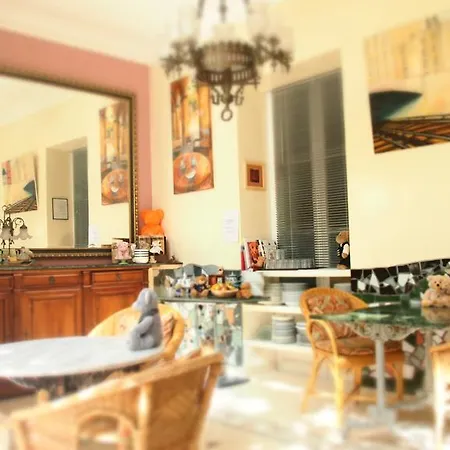 Privat Liberty Hotel 2*